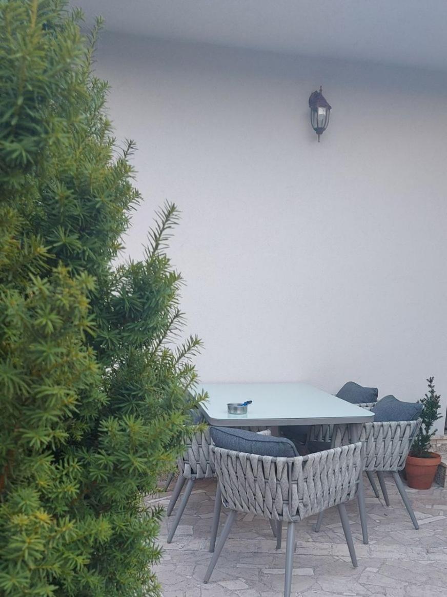 My Roots Apartment Kotor Exterior photo