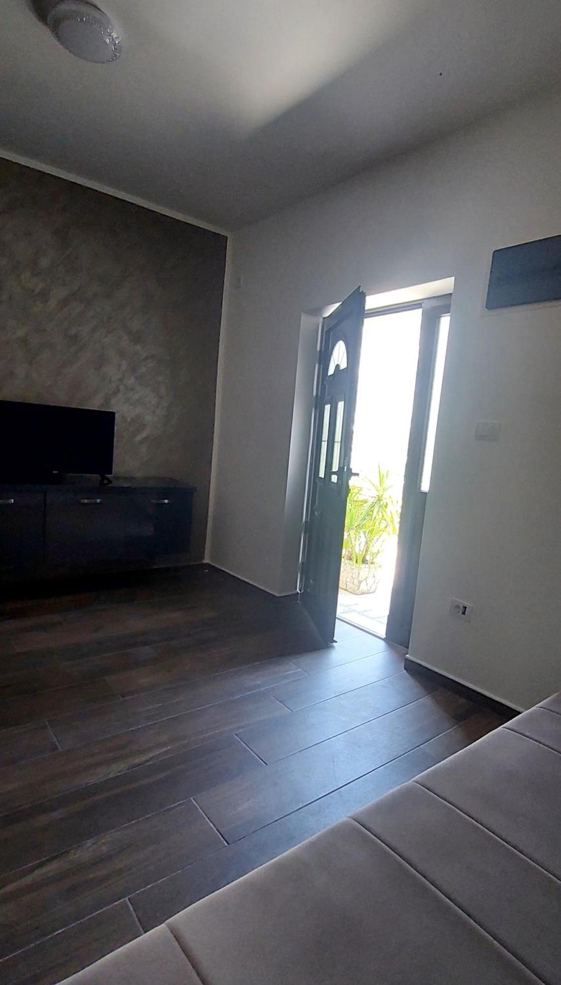 My Roots Apartment Kotor Exterior photo